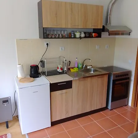 студио 36 - семирамида, * Μπόροβετς