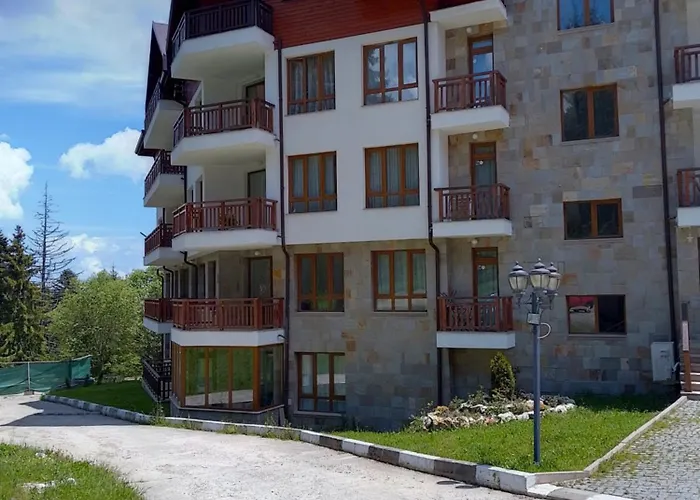 студио 36 - семирамида, Апартаменты